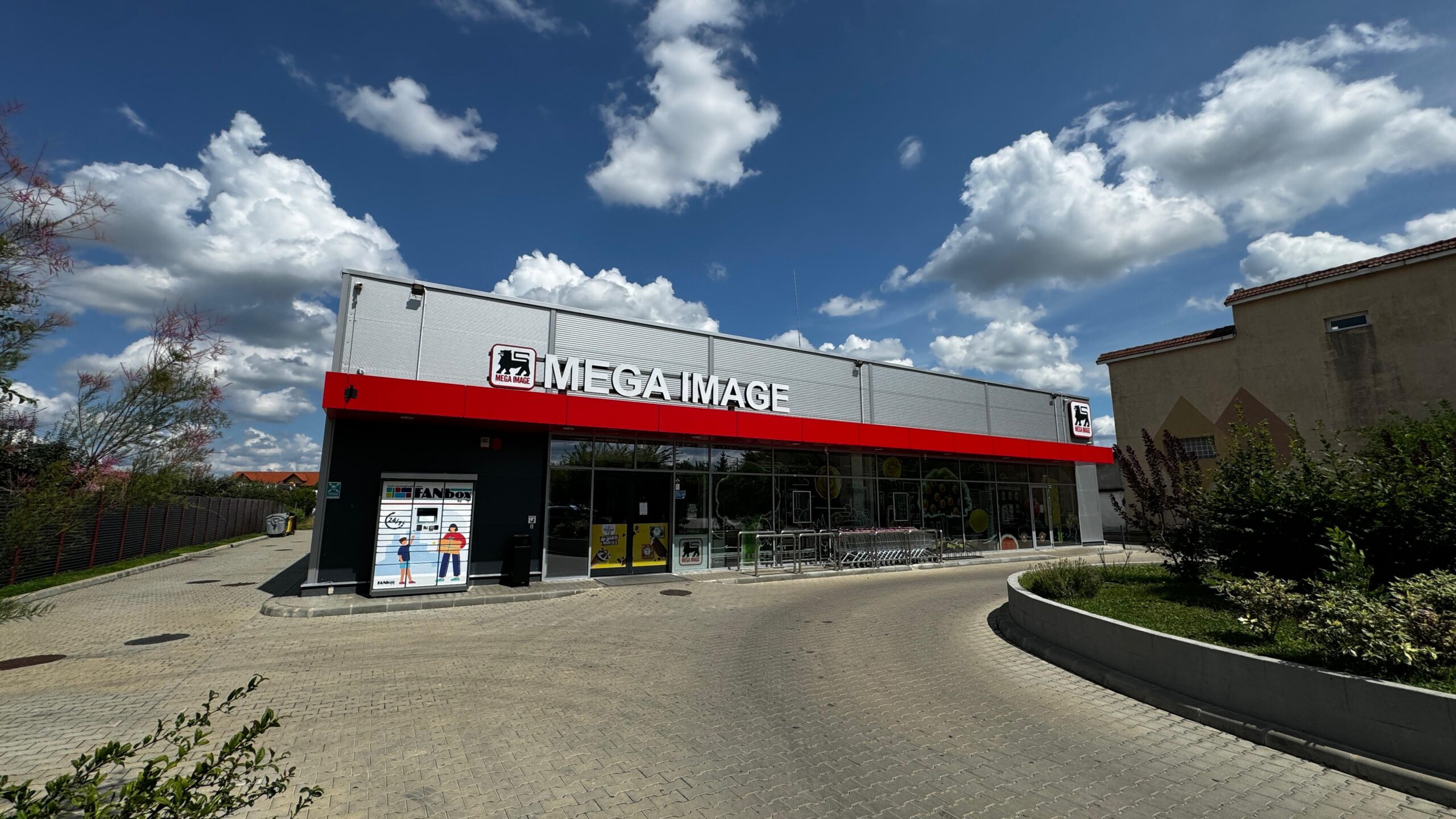 Mega Image a închis magazinul de pe strada Mihai Viteazu din Șelimbăr ...