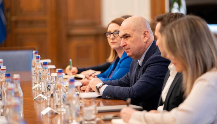 Bolojan anunță reducerea posturilor din Senat de la 796 la 618 pentru eficiență mai mare