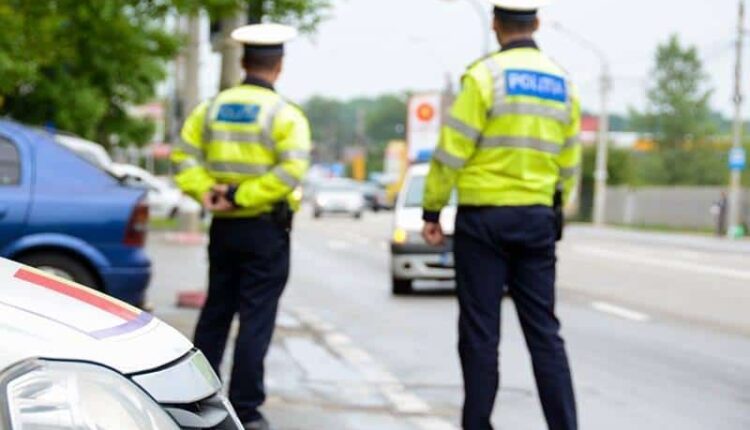 Bolojan promulga o lege ce reduce perioada de suspendare a permisului în urma plății amenzilor