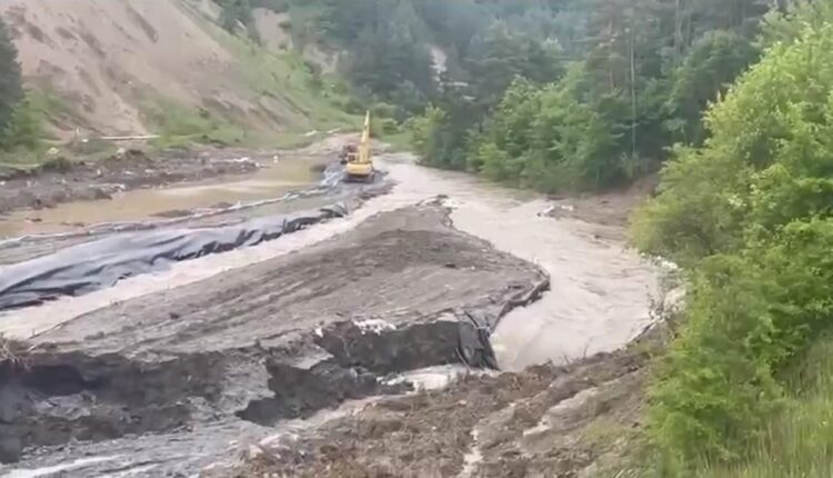 Pericol de inundații la Salina Praid din cauza precipitațiilor abundente și intervenții urgente