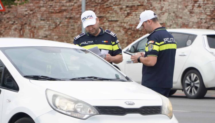 Șoferi prinși fără permis în trafic în județul Sibiu, inclusiv un vâlcean de 57 de ani
