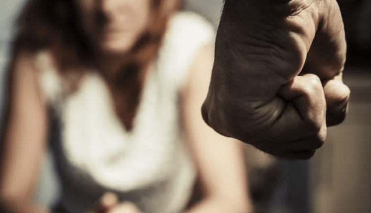 Violența asupra femeilor din România depășește media Uniunii Europene