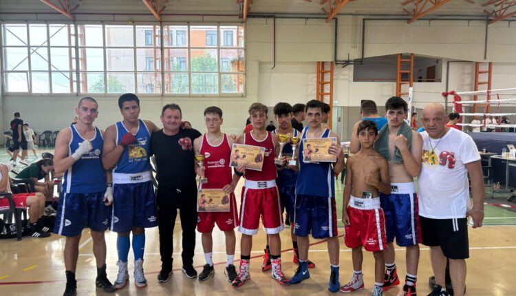ACS Pugilistic Sibian aduce patru trofee acasă de la Memorialul Barna Florian
