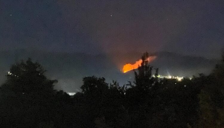Incendiu la o cabană din Cisnădioara, pompierii intervin de urgență