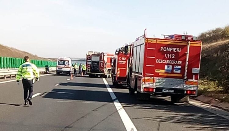 Accident grav pe autostradă la Boița, cu persoane încarcerate