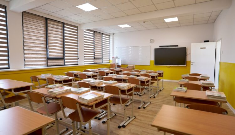 Anul școlar 2025–2026 începe la Sibiu fără festivități din cauza protestelor în educație