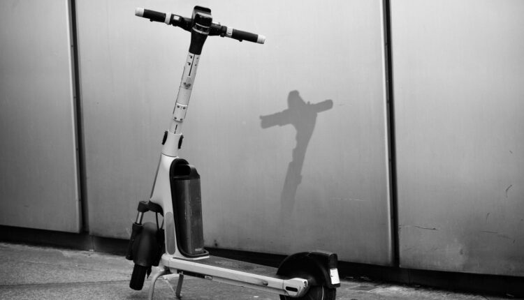 Bărbatul care a căzut cu trotineta la Mediaș a decedat la spital