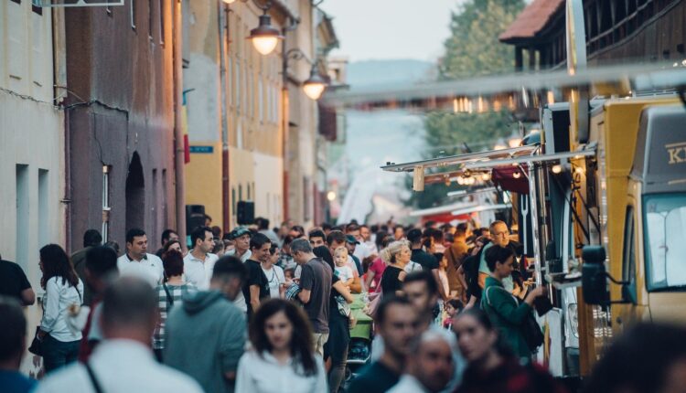 Foodie aduce jazz și preparate delicioase în Piața Schiller din Sibiu