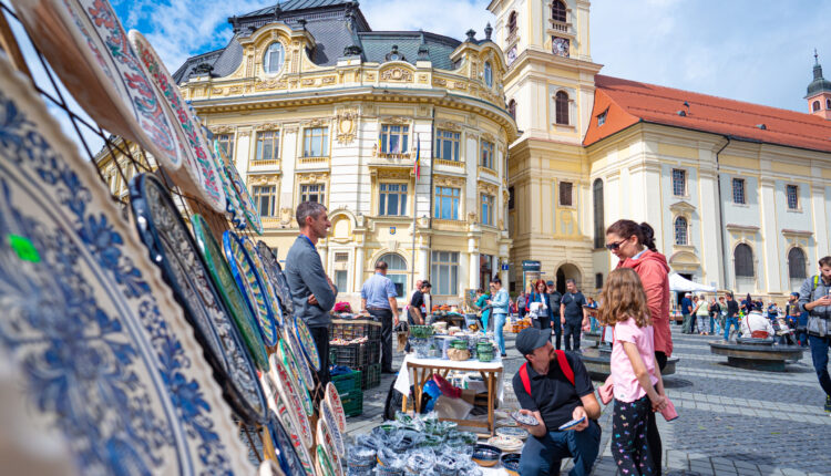 Olarii întind târg în Piața Mare