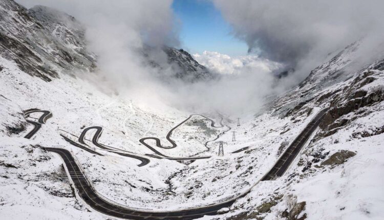 Primii fulgi de nea pe Transfăgărășan și perioada de închidere a drumului