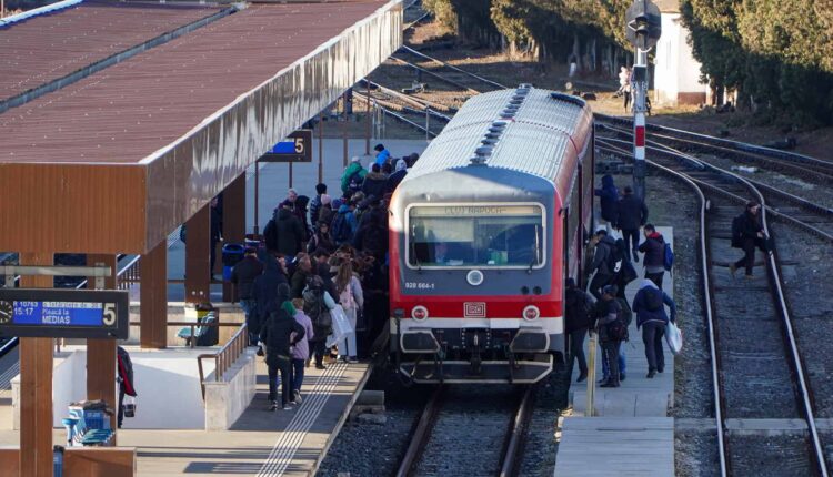 Mai multe trenuri spre și din Sibiu, suspendate din cauza datoriilor la CFR Călători