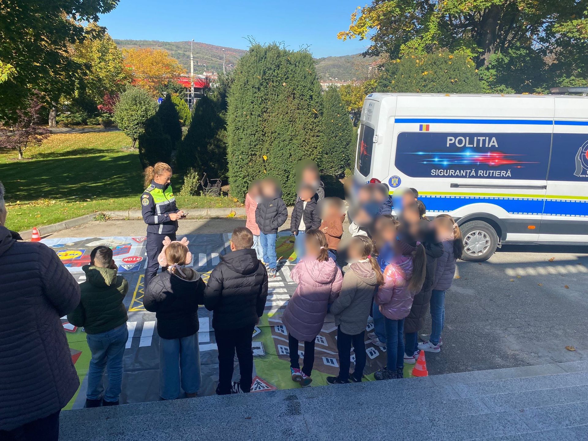 Polițiștii din Sibiu organizează activități de educație rutieră în școli