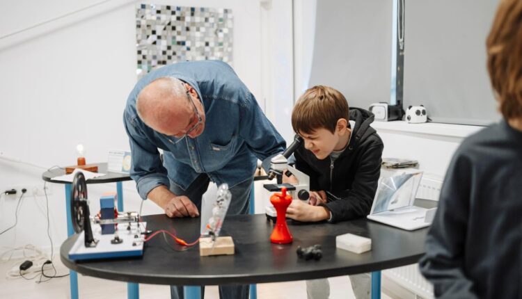 Povestea Muzeului Științei din Sibiu, visul a două femei dedicate educației