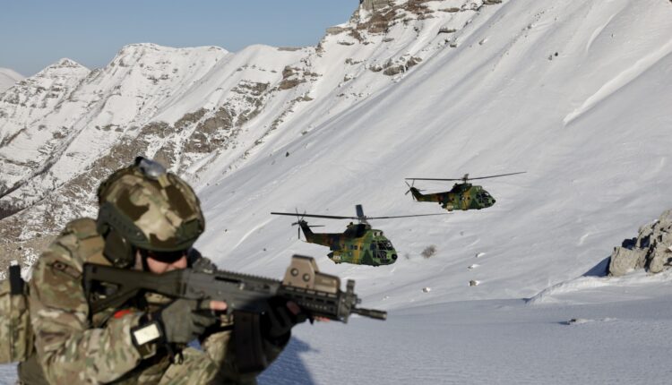 Ce se întâmplă cu pensiile militarilor după precizările lui Nicușor Dan
