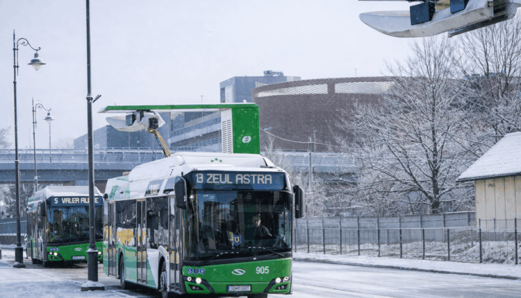 Elevii pot solicita abonamente gratuite pentru transportul public începând cu 15 ianuarie 2026