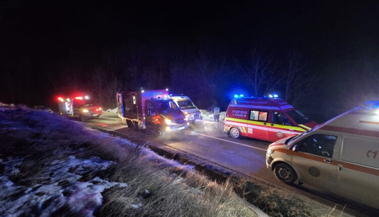 O femeie moartă și cinci răniți în accidentul de la Poiana Sibiului