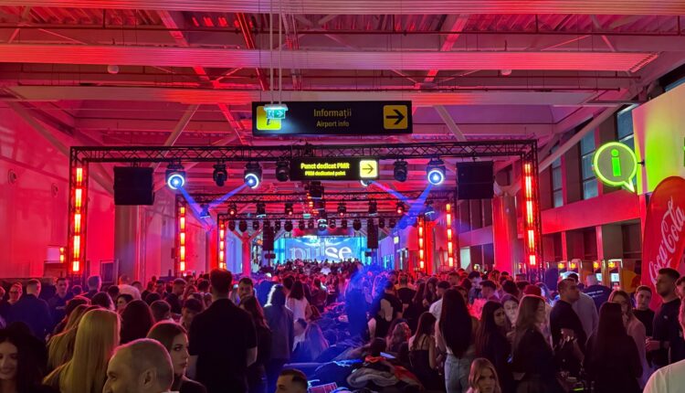 Aeroportul din Sibiu găzduiește o nouă petrecere susținută de conducerea CJ