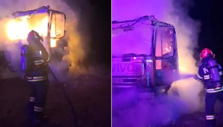 Incendiu provocat intenționat la Copșa Mică, un autocamion a ars complet în noapte