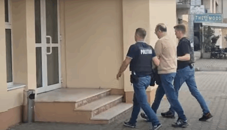Medicul sibian reținut pentru luare de mită de la pacienți în Sebeș