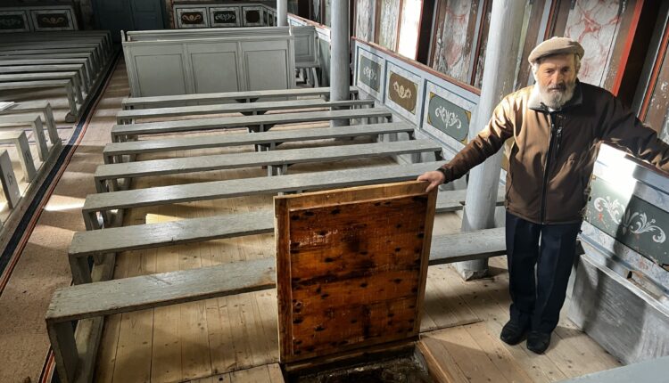 Satul găinii din Sibiu, tradiție unică păstrată în podul bisericii