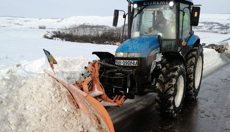 Soluție modernă pentru deszăpezire utilizată pe drumurile județene din Sibiu