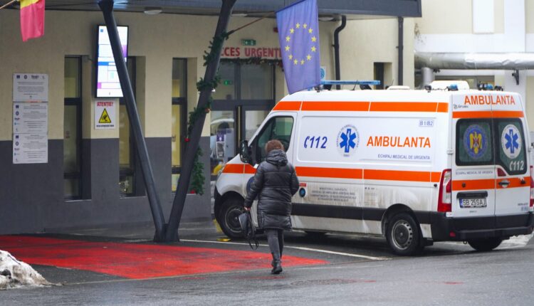 Spitalele publice și serviciile de ambulanță scapă de tăierea cheltuielilor de 10 la sută