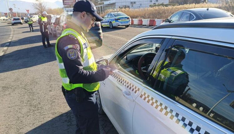 Aproape o mie de amenzi și zeci de permise reținute în weekend la Sibiu