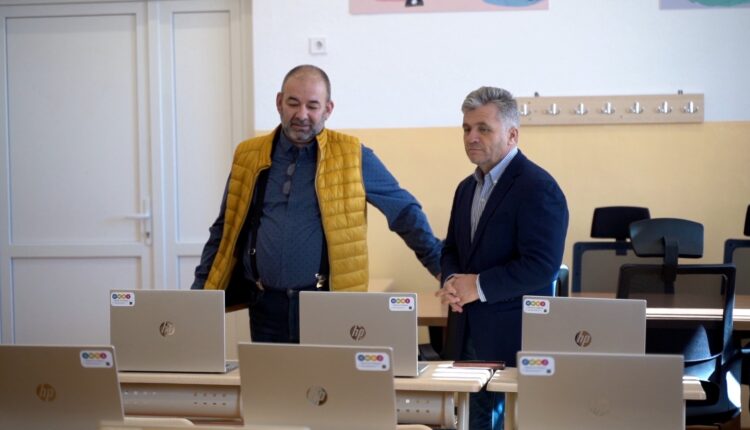 Cum arată școlile din Mediaș după dotările făcute cu bani de la UE