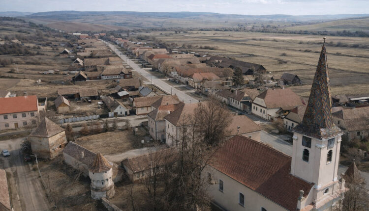 Hoțul de la școala și Primăria din Nocrich a fost prins de polițiști
