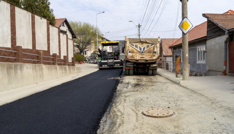 Încep lucrările de asfaltare pe străzile Hermann Oberth și Târnavei din Mediaș