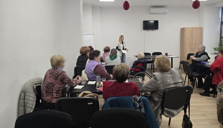 Acțiune pentru seniori la Topârcea, vârstnici trimiși la medic după controale