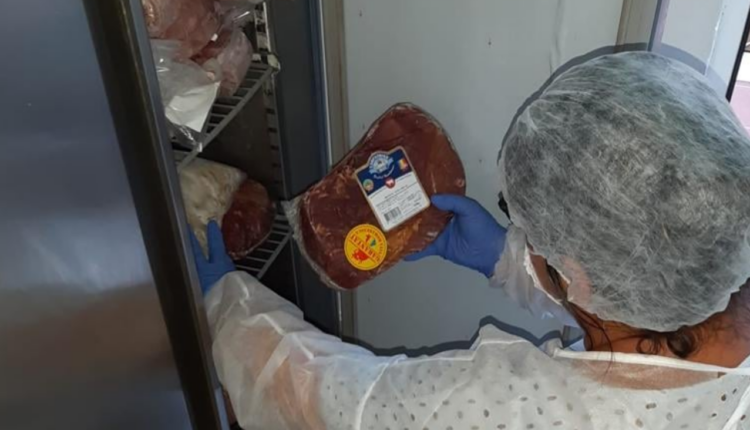 Amenzi de peste 600.000 lei în Sibiu pentru produse expirate și carne de miel fără etichetă