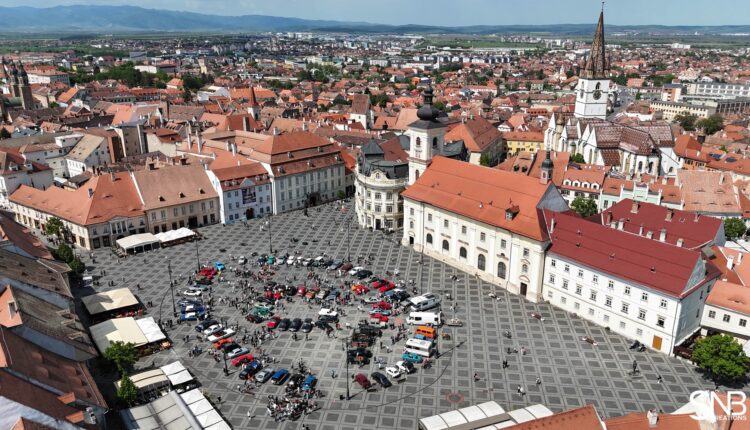 Parada mașinilor de epocă revine cu o expoziție în Piața Mare din Sibiu