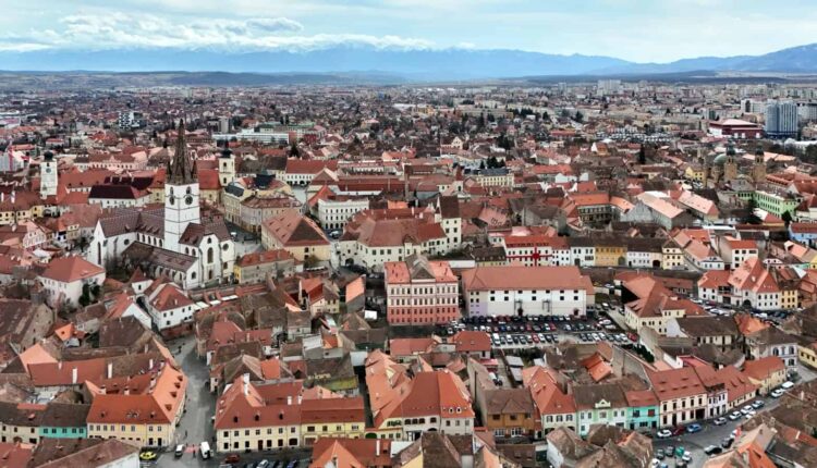 Salariul mediu net a ajuns la 5.518 lei, diferențele regionale rămân semnificative