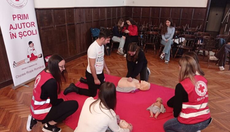 „Școala de empatie” lansată la Sibiu de Crucea Roșie pentru formarea voluntarilor