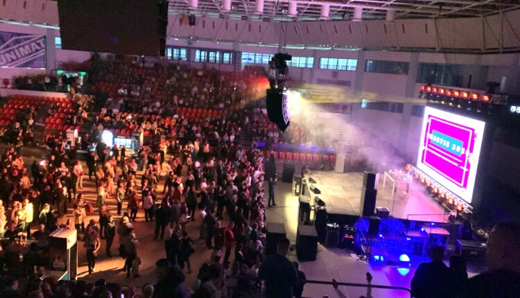 Sibienii cer restituirea biletelor după amânarea „Disco Mania” din cauza temerilor de returnare