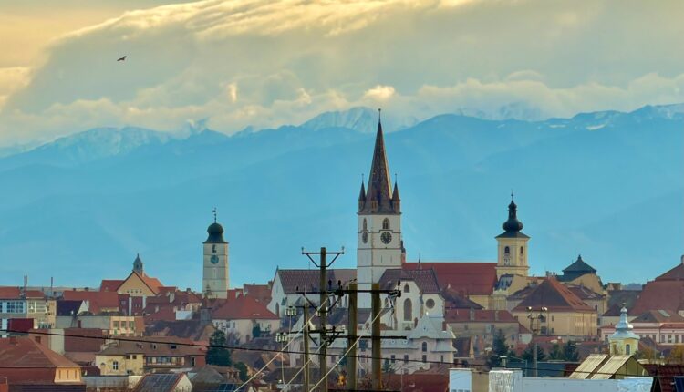 Vreme rea în toată țara cu vânt, ploi și ninsori la munte