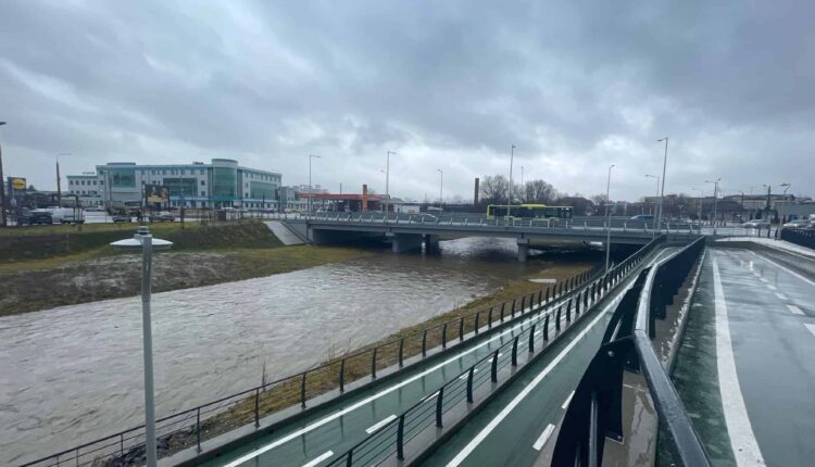 Atenționare cod galben de inundații în nouă bazine hidrografice din România