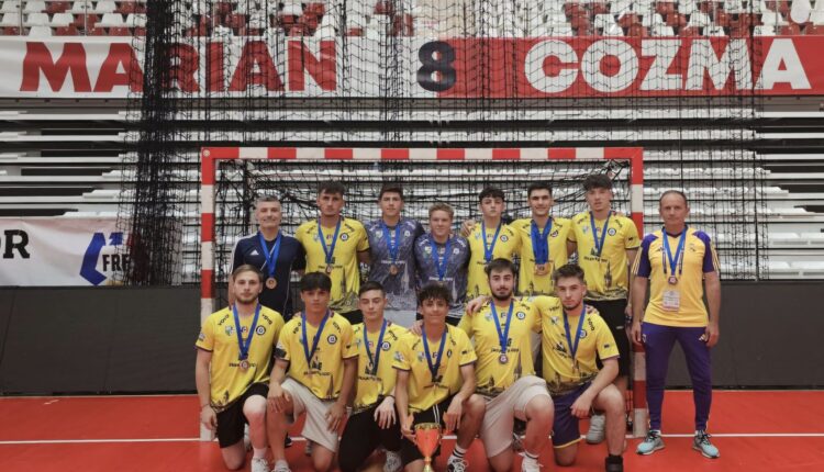 Echipa de fotbal a Liceului Teoretic Constantin Noica a obținut medalie de bronz la Cupa Liceelor
