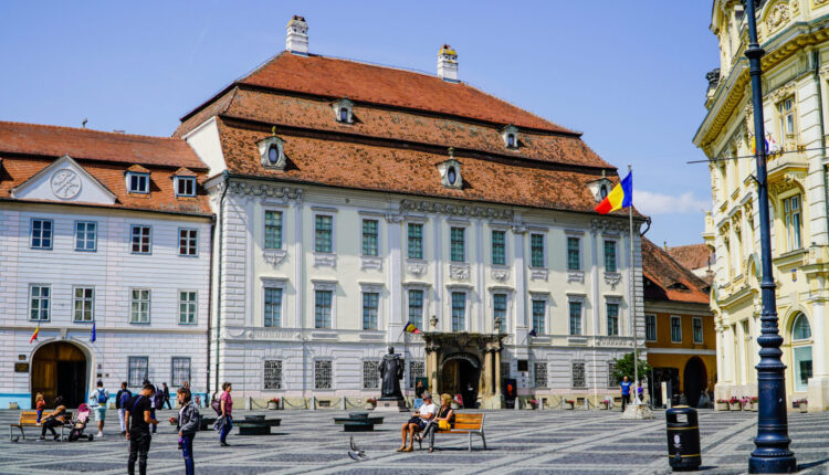 Expoziția cealaltă față a lumii se deschide la Sibiu cu două vernisaje într-o singură seară