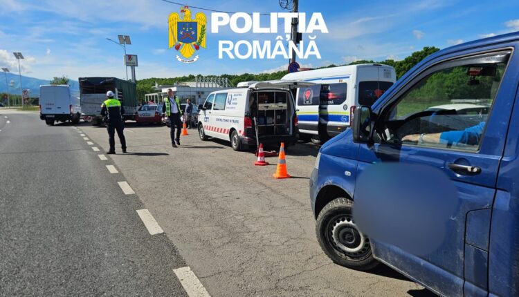 Razie pe DN 1, la Veștem, cu zeci de amenzi și permise reținute de polițiști