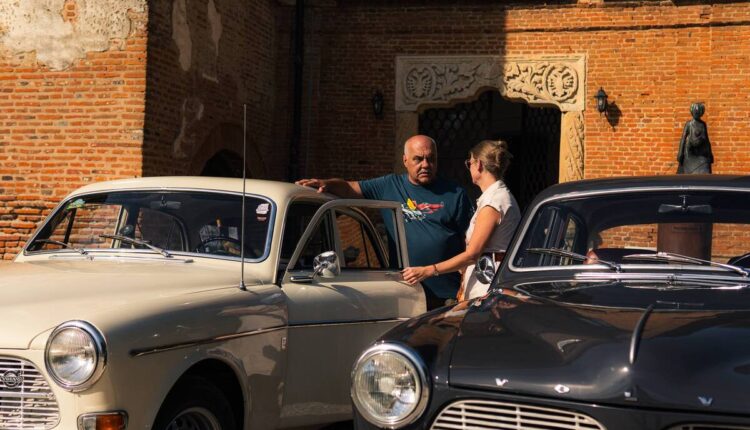 Weekend retro la Sibiu cu vehicule istorice suedeze expuse la Muzeul ASTRA și în centrul orașului