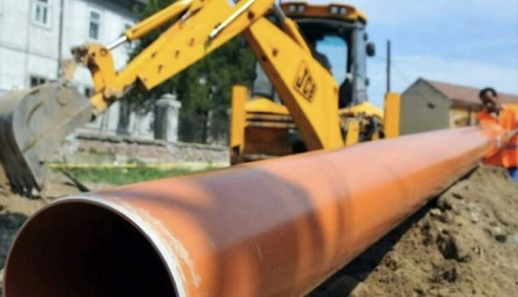 Primăria Avrig a semnat contractul pentru extinderea rețelelor de apă și canalizare