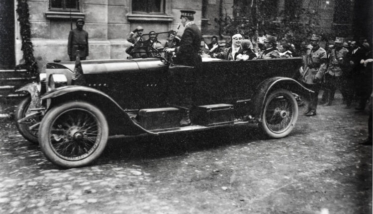 Regele Ferdinand revine simbolic la Sibiu după 100 de ani, ceremonie reconstituită în centrul orașului