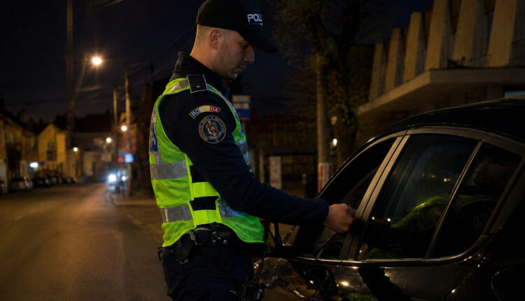 Tânăr de 19 ani din Sibiu cercetat penal pentru numere false de înmatriculare