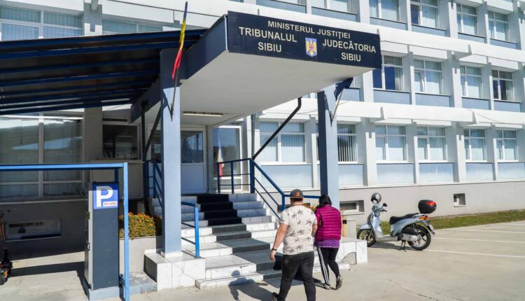 Tribunalul Sibiu funcționează cu program redus la registratură și arhivă din cauza protestelor grefierilor